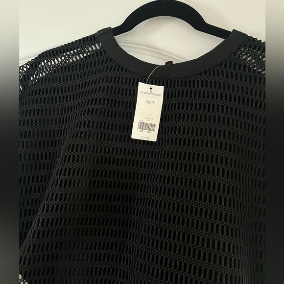 Banana republic short sleeve, mesh back top. - Picture 3 of 3
